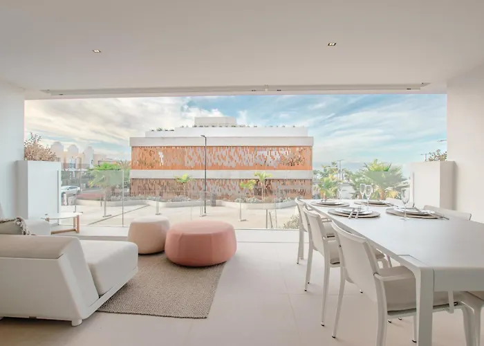 Infinity 0-2 Luxe Partial Sea View 2b