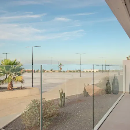 Infinity 0-2 Luxe Partial Sea View 2b Holiday home