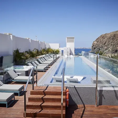 Infinity 0-2 Luxe Partial Sea View 2b *